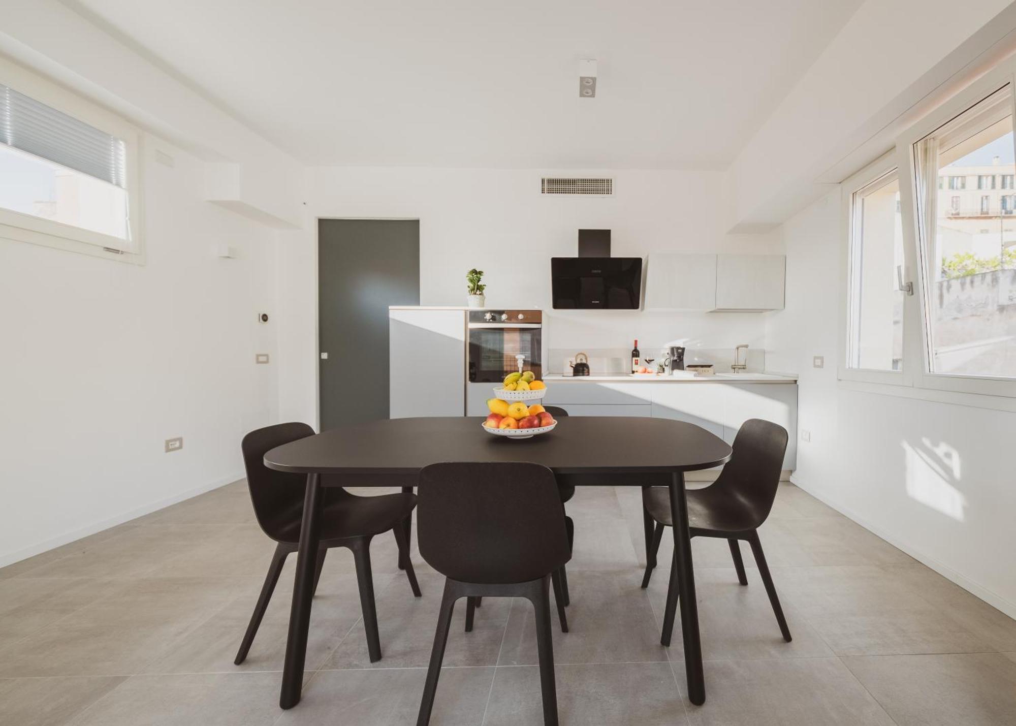Apartment Luxury La Terrazza In Pieno Centro In Cagliari