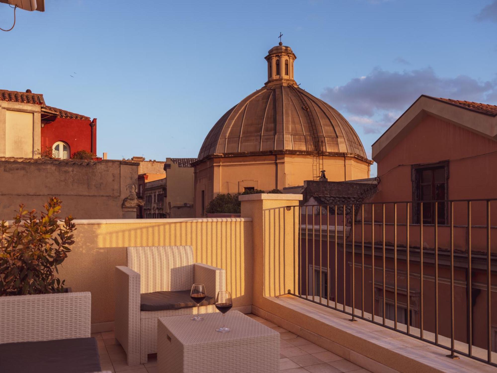 Apartment Luxury La Terrazza In Pieno Centro In Cagliari