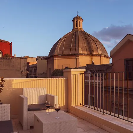 Luxury Suite La Terrazza In Pieno Centro In Cagliari Exterior photo